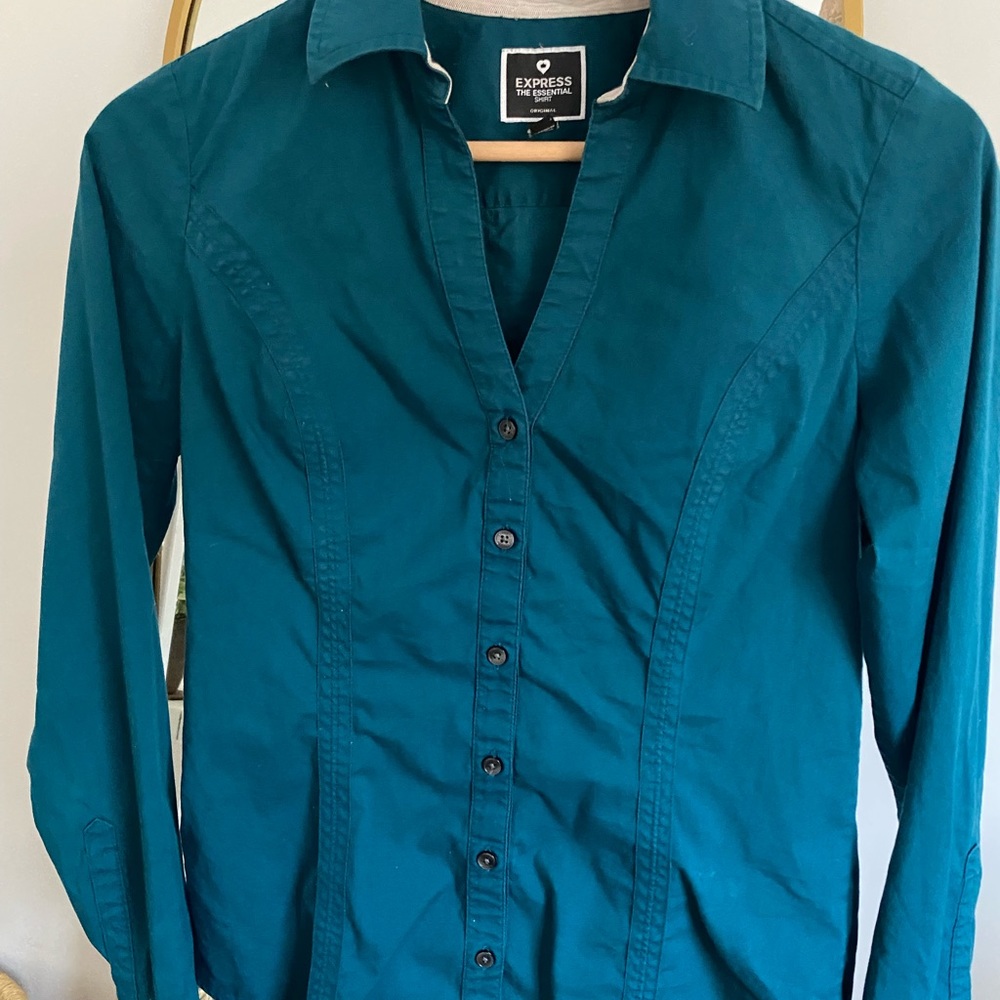 Women’s Express Fitted Button Up Shirt XS